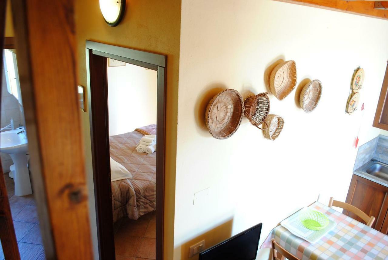 Agriturismo Melograno D'Oro บาร์โดลิโน ภายนอก รูปภาพ